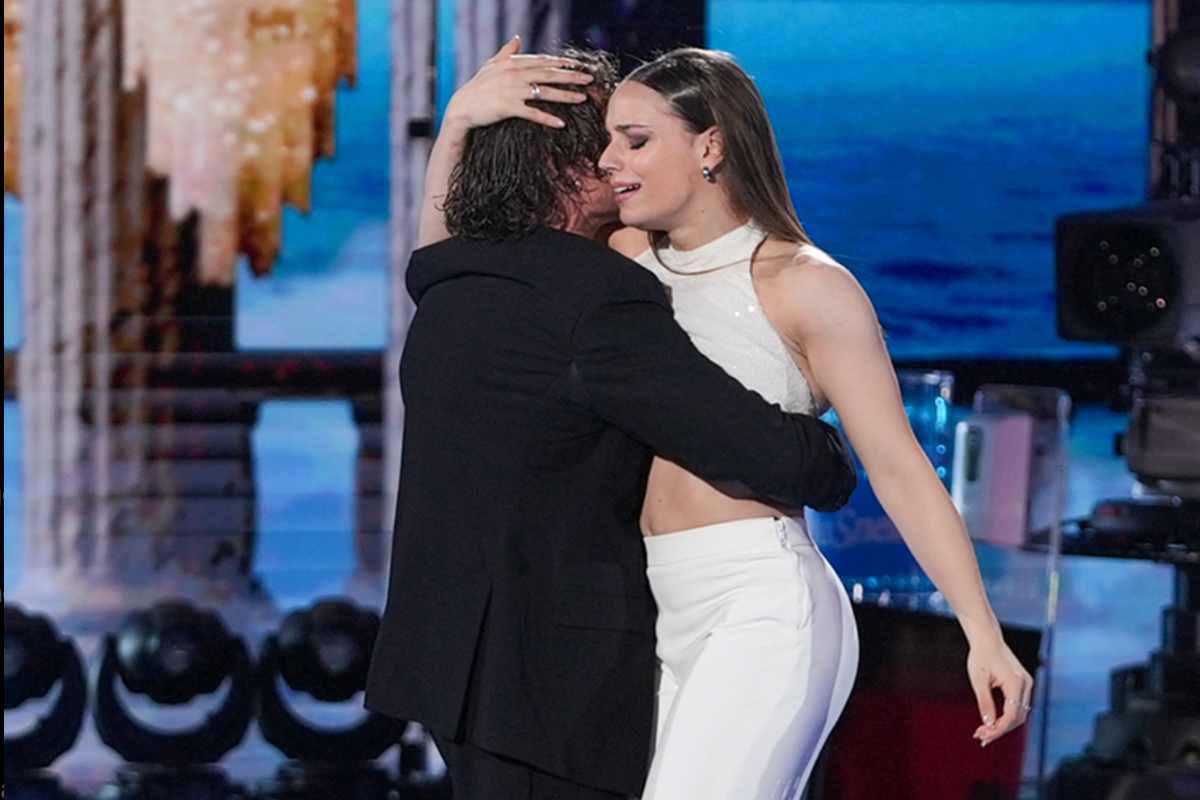 Alessia Pecchia balla ad Amici