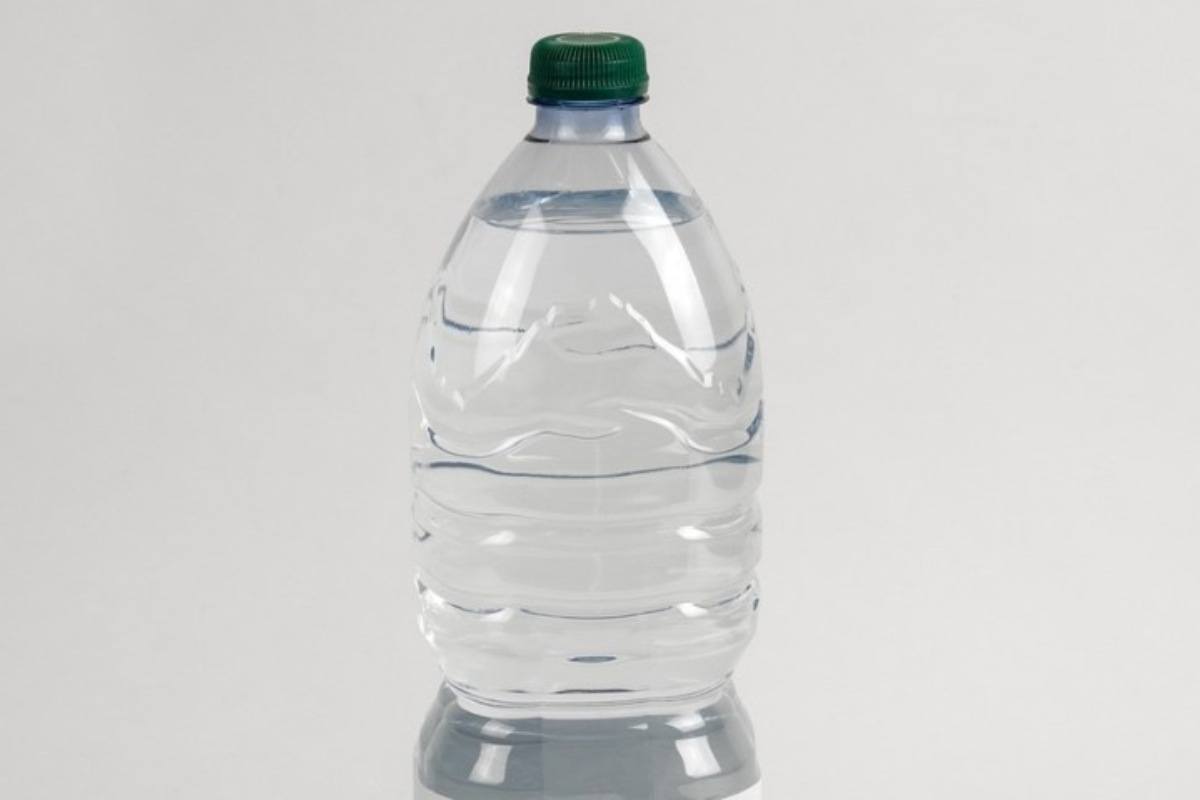 Bottiglia con acqua