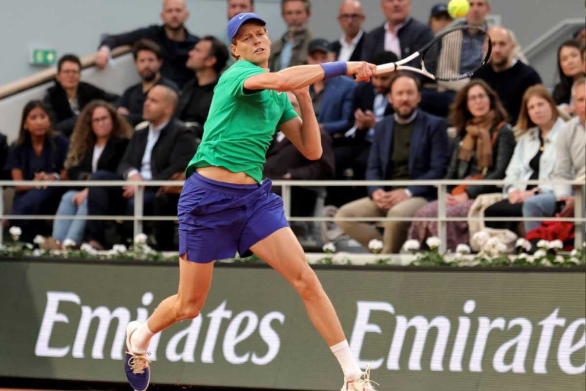 Jannik Sinner nel match al Roland Garros