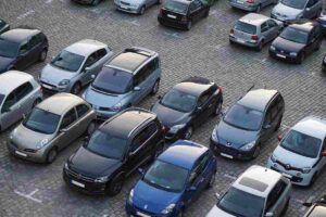 Parcheggi auto così multa