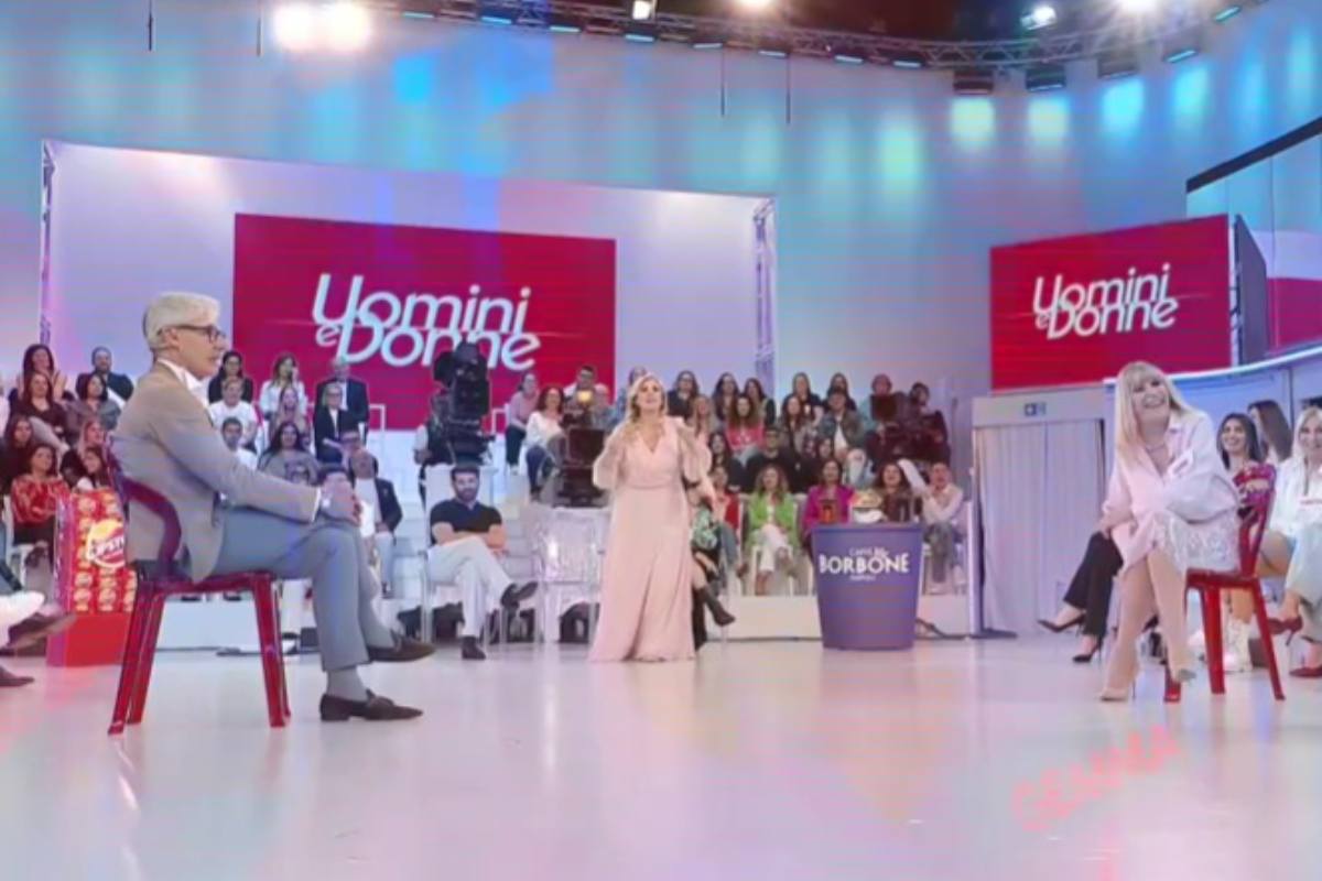 Uomini e Donne studio