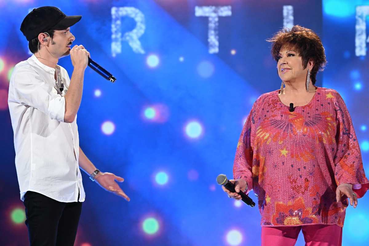 orietta berti e fabio rovazzi canta o sul palco