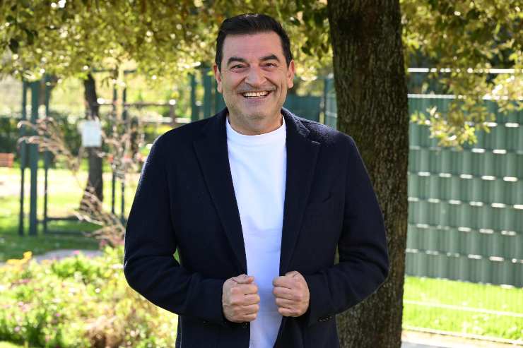 max giusti sorride