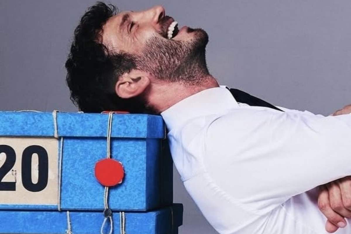 Stefano De Martino non si nasconde più