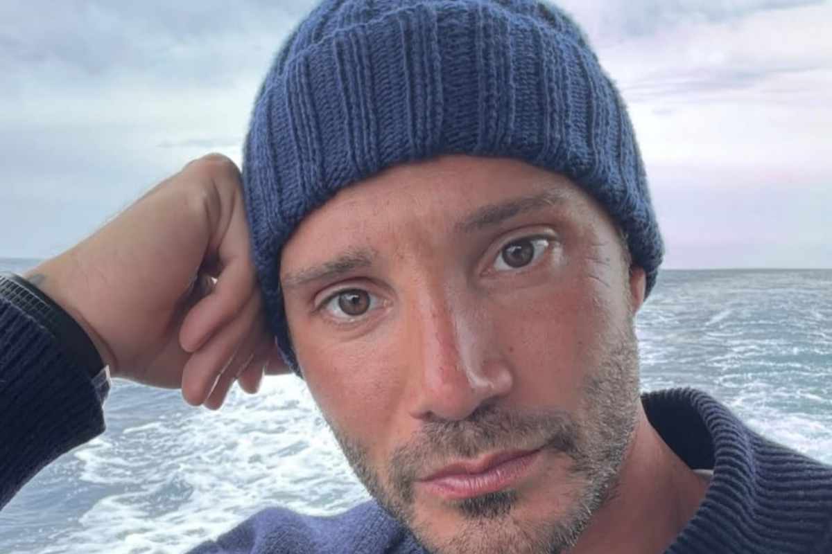 Stefano De Martino non si nasconde più