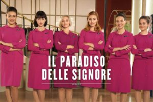ragazze in piedi
