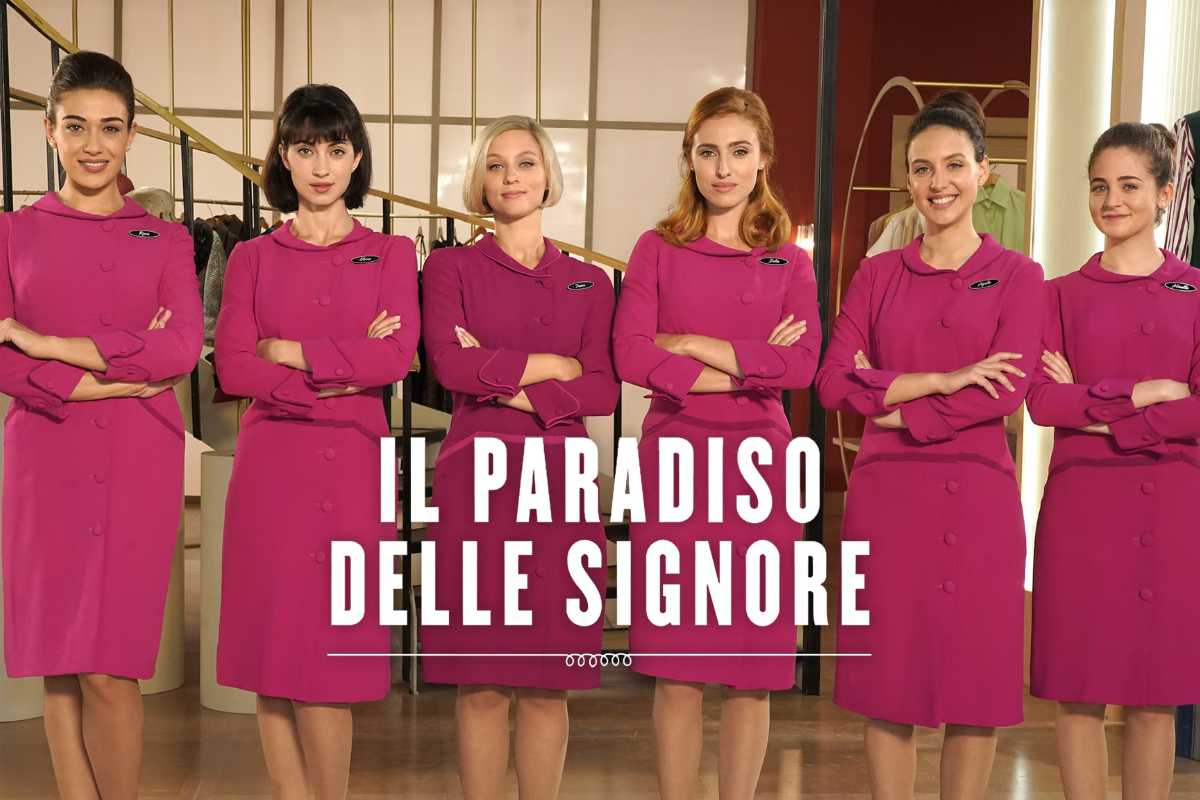 ragazze in piedi